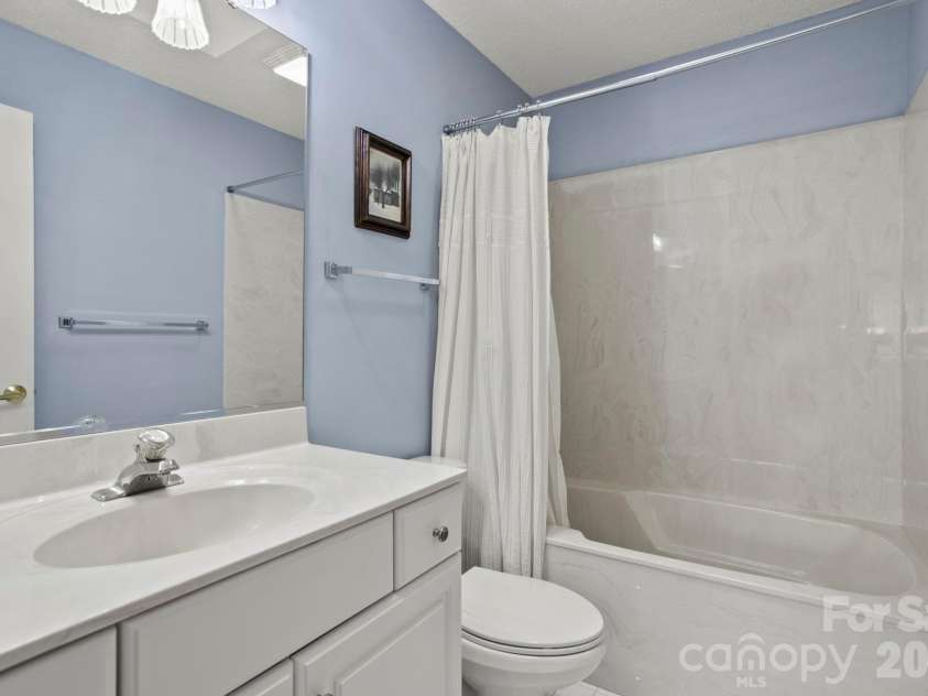 122 Broadmoor Drive, Flat Rock, NC 28731.  MLS# CAR4335067, YatesRealty ID 3821. 