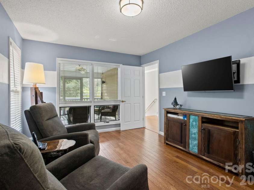 122 Broadmoor Drive, Flat Rock, NC 28731.  MLS# CAR4335067, YatesRealty ID 3821. 