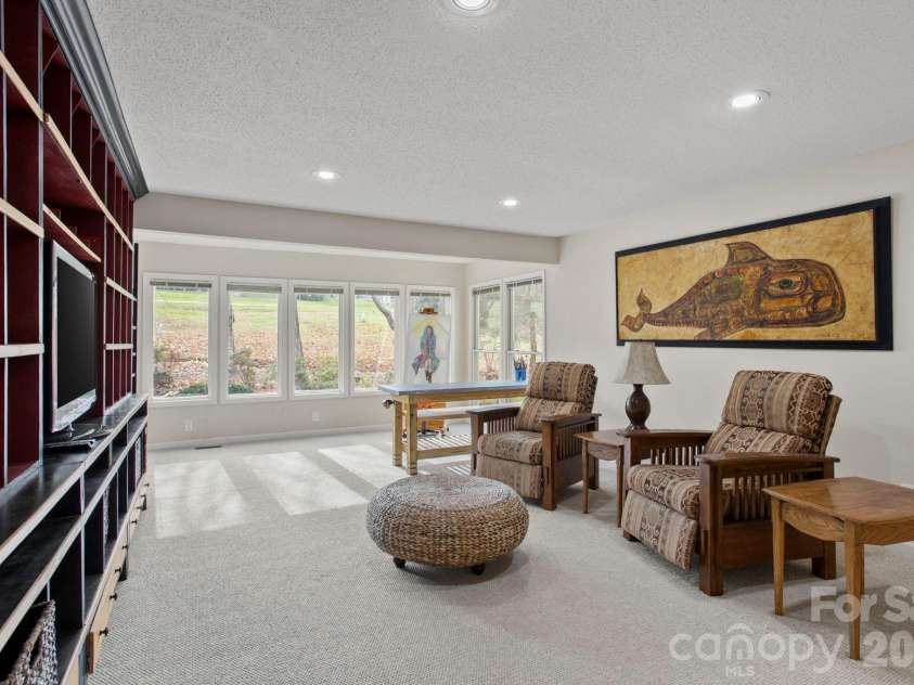 122 Broadmoor Drive, Flat Rock, NC 28731.  MLS# CAR4335067, YatesRealty ID 3821. 