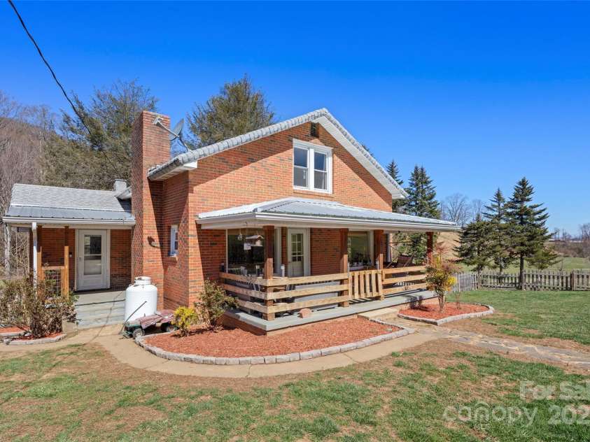 1383 Newfound Road, Leicester, NC 28748.  MLS# CAR4238537, YatesRealty ID 3821. 