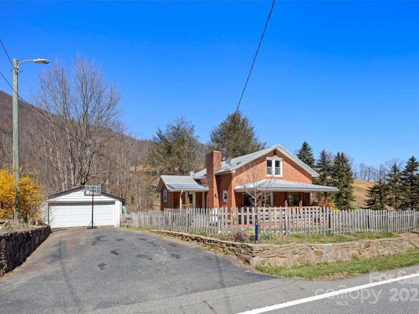 1383 Newfound Road, Leicester, NC 28748.  MLS# CAR4238537, YatesRealty ID 3821. 