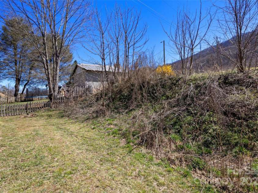 1383 Newfound Road, Leicester, NC 28748.  MLS# CAR4238537, YatesRealty ID 3821. 