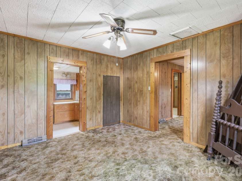 209 Virginia Avenue, Marion, NC 28752.  MLS# CAR4402750, YatesRealty ID 38210. 