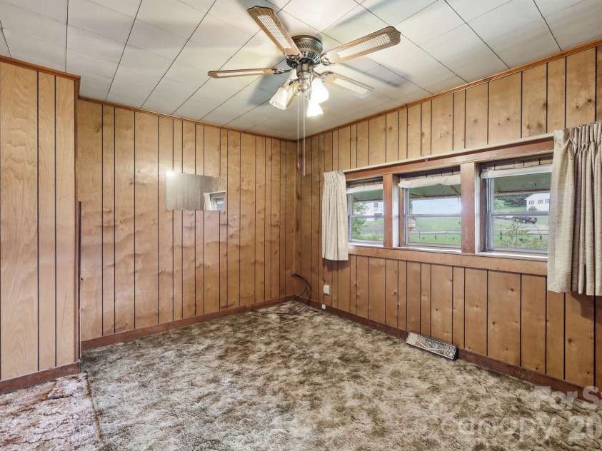 209 Virginia Avenue, Marion, NC 28752.  MLS# CAR4402750, YatesRealty ID 38210. 