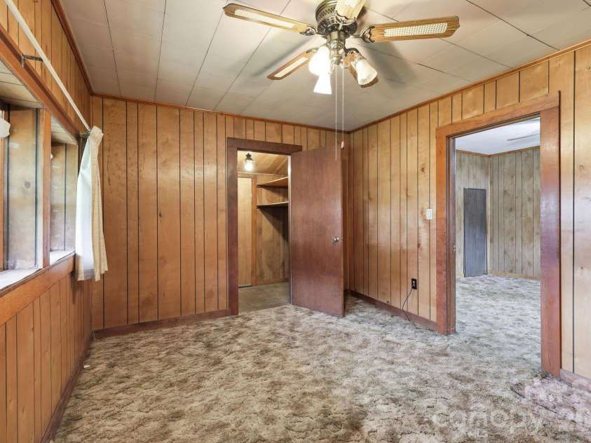 209 Virginia Avenue, Marion, NC 28752.  MLS# CAR4402750, YatesRealty ID 38210. 