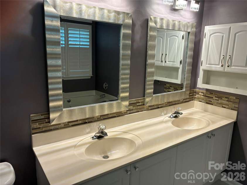 2332 Ivy Run Drive, Indian Trail, NC 28079.  MLS# CAR4402711, YatesRealty ID 38211. 