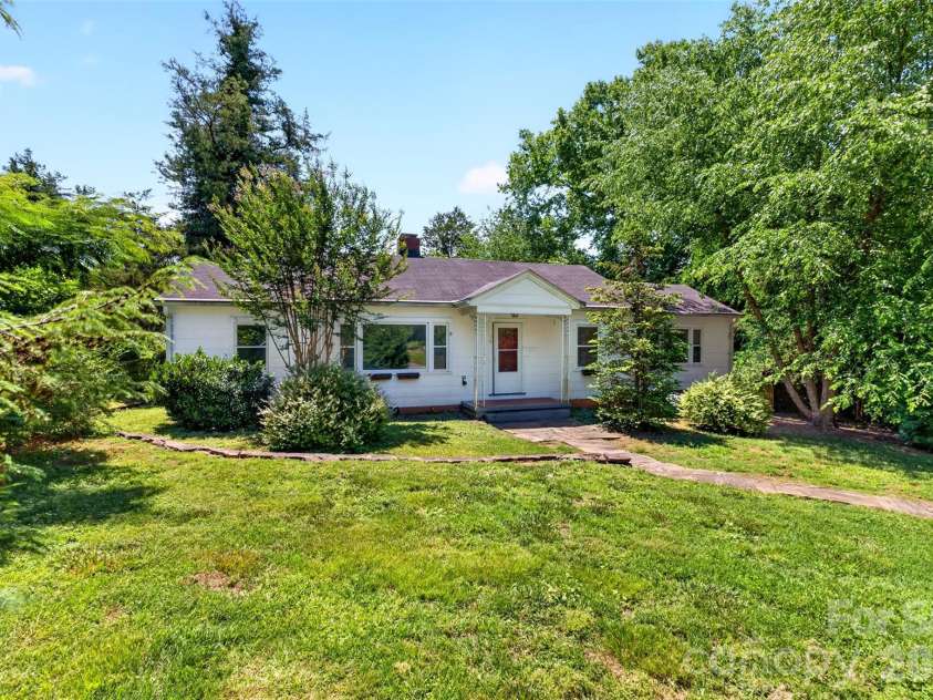 64 Second Street, Tryon, NC 28782.  MLS# CAR4395265, YatesRealty ID 38214. 