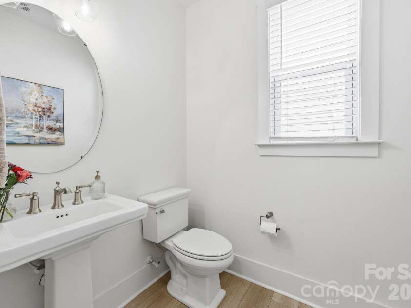 15316 Ravenall Drive, Huntersville, NC 28078.  MLS# CAR4390726, YatesRealty ID 38216. Half bath on main floor