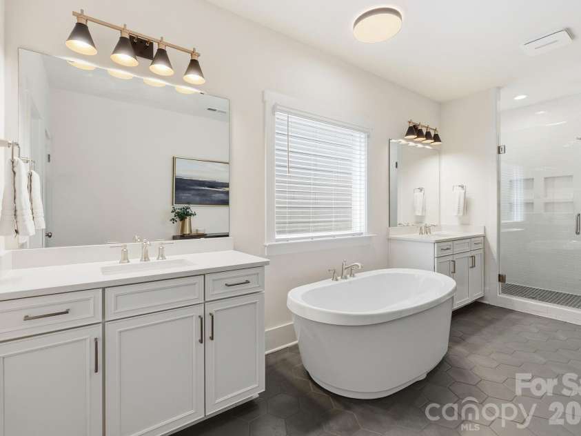 15316 Ravenall Drive, Huntersville, NC 28078.  MLS# CAR4390726, YatesRealty ID 38216. Primary Bathroom