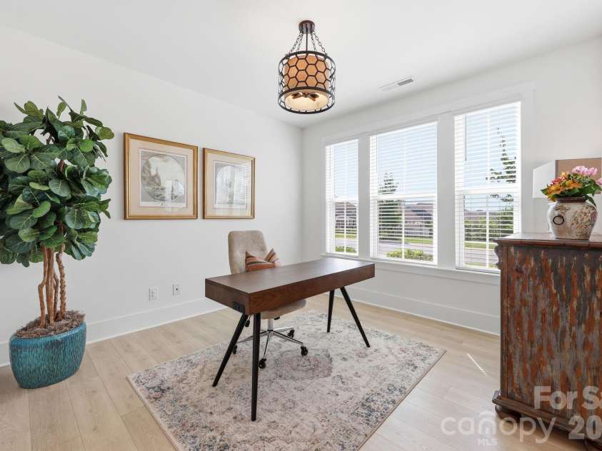 15316 Ravenall Drive, Huntersville, NC 28078.  MLS# CAR4390726, YatesRealty ID 38216. Secondary office