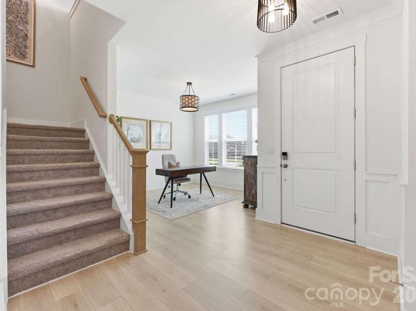 15316 Ravenall Drive, Huntersville, NC 28078.  MLS# CAR4390726, YatesRealty ID 38216. Secondary office/flex room