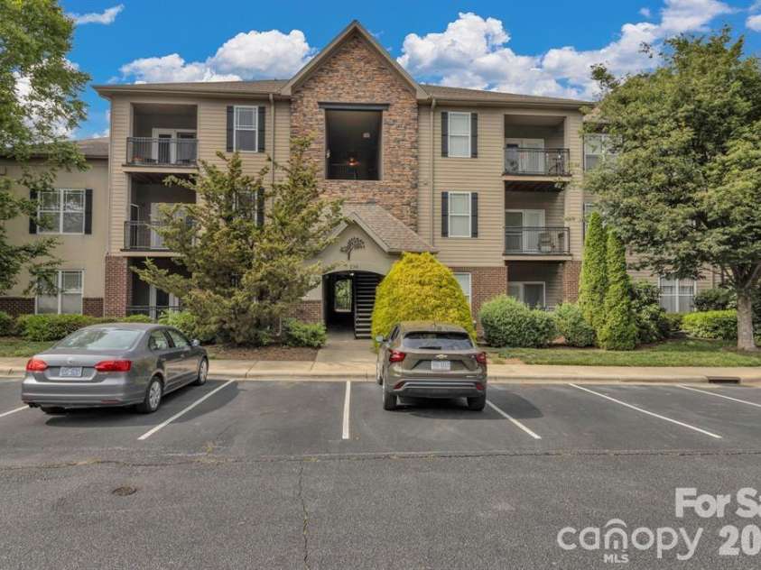 234 Brickton Village Circle, Fletcher, NC 28732.  MLS# CAR4349051, YatesRealty ID 3822. 
