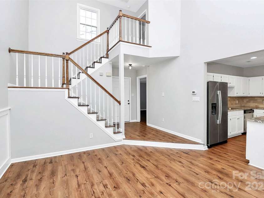 9449 Kings Falls Drive, Charlotte, NC 28210.  MLS# CAR4329591, YatesRealty ID 3822. 