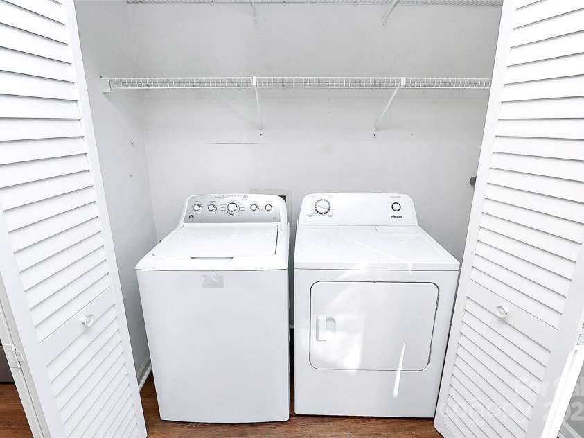 9449 Kings Falls Drive, Charlotte, NC 28210.  MLS# CAR4329591, YatesRealty ID 3822. 