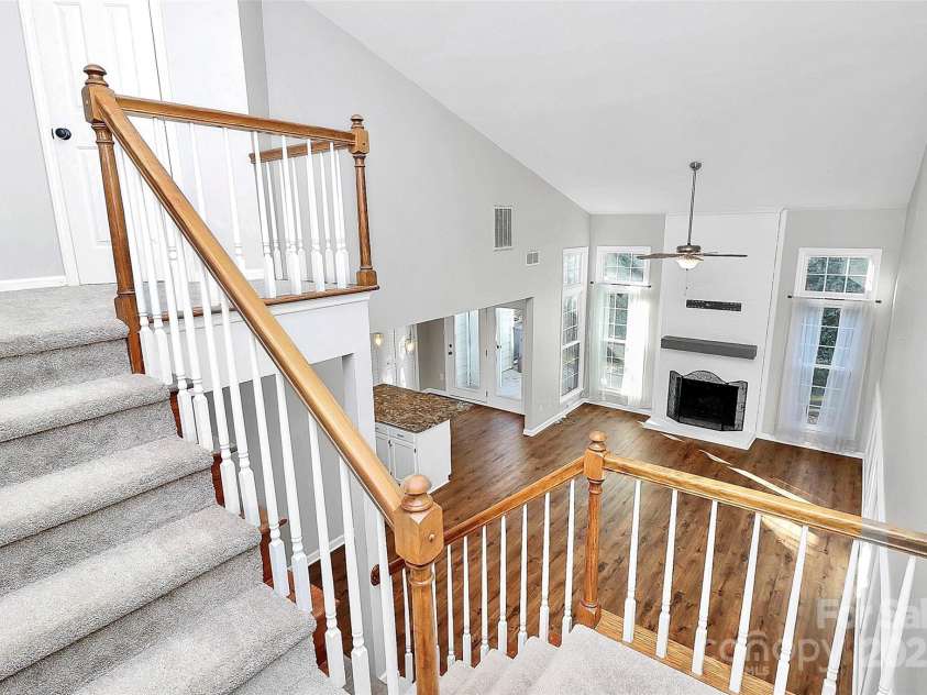 9449 Kings Falls Drive, Charlotte, NC 28210.  MLS# CAR4329591, YatesRealty ID 3822. 