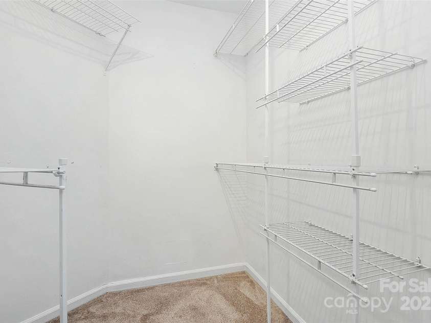 9449 Kings Falls Drive, Charlotte, NC 28210.  MLS# CAR4329591, YatesRealty ID 3822. Primary Closet