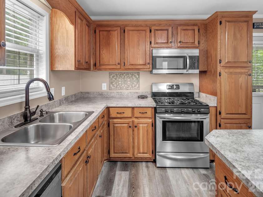 273 Lakewood Circle, Troy, NC 27371.  MLS# CAR4397734, YatesRealty ID 38221. 