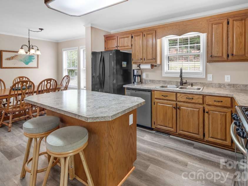 273 Lakewood Circle, Troy, NC 27371.  MLS# CAR4397734, YatesRealty ID 38221. 
