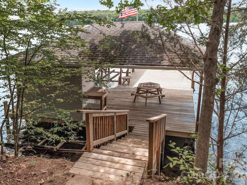 273 Lakewood Circle, Troy, NC 27371.  MLS# CAR4397734, YatesRealty ID 38221. 
