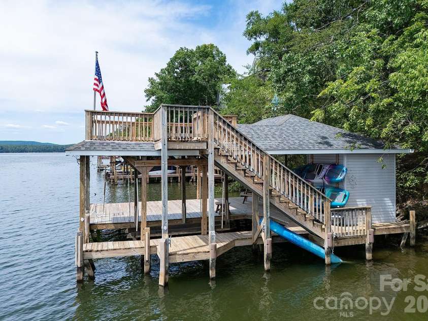 273 Lakewood Circle, Troy, NC 27371.  MLS# CAR4397734, YatesRealty ID 38221. 