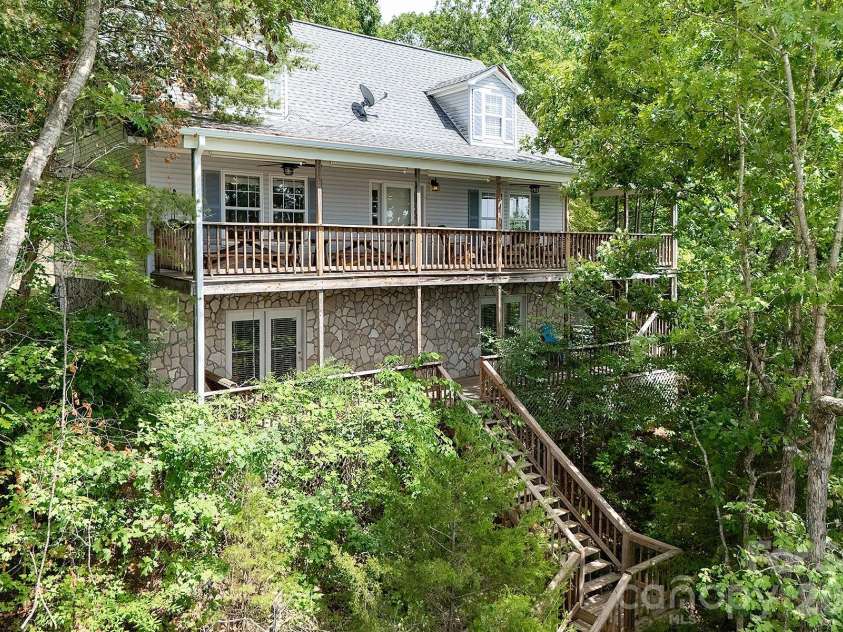 273 Lakewood Circle, Troy, NC 27371.  MLS# CAR4397734, YatesRealty ID 38221. 