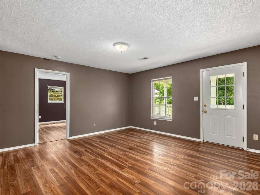 321 Virginia Avenue, Asheville, NC 28806.  MLS# CAR4405233, YatesRealty ID 38222. 