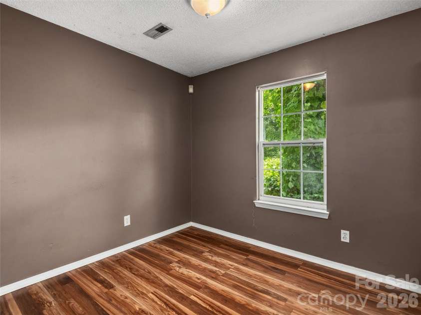 321 Virginia Avenue, Asheville, NC 28806.  MLS# CAR4405233, YatesRealty ID 38222. 