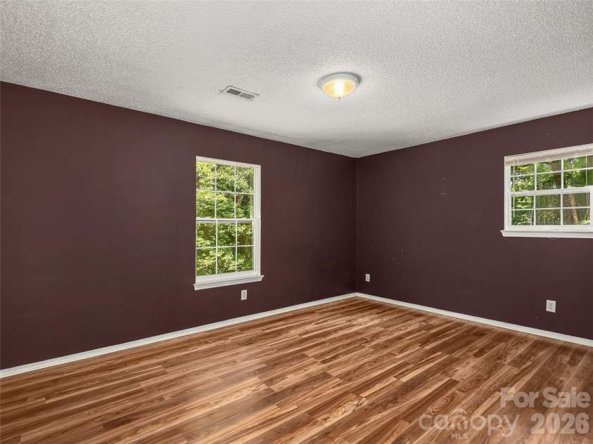 321 Virginia Avenue, Asheville, NC 28806.  MLS# CAR4405233, YatesRealty ID 38222. 