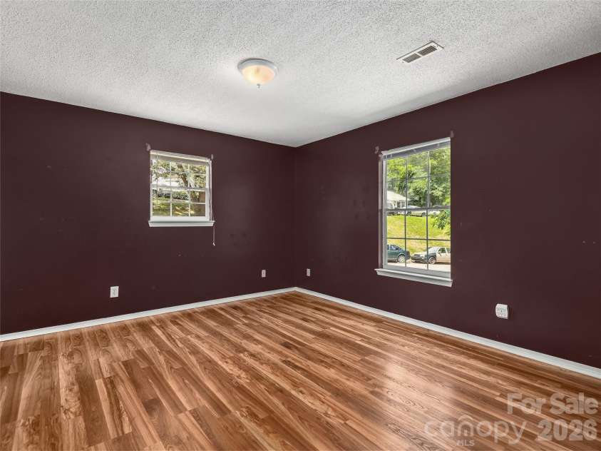 321 Virginia Avenue, Asheville, NC 28806.  MLS# CAR4405233, YatesRealty ID 38222. 