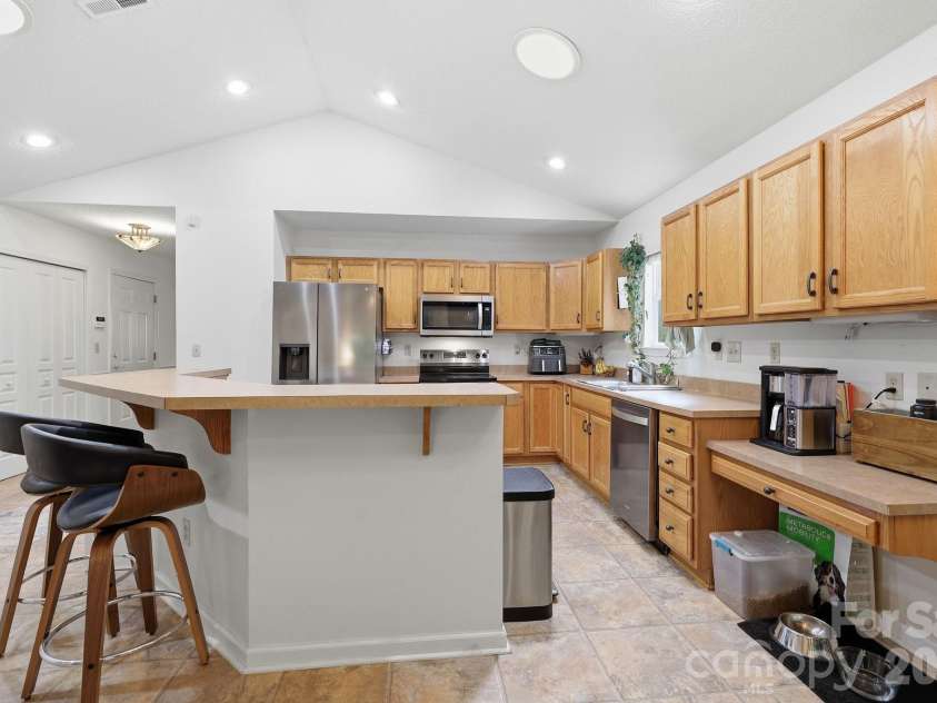 51 Sunview Circle, Arden, NC 28704.  MLS# CAR4397964, YatesRealty ID 38226. 