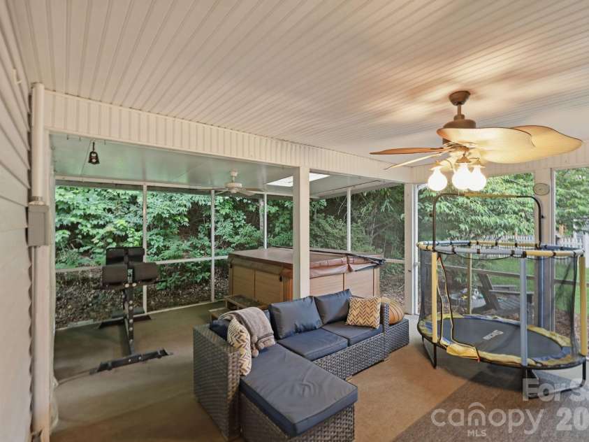51 Sunview Circle, Arden, NC 28704.  MLS# CAR4397964, YatesRealty ID 38226. 