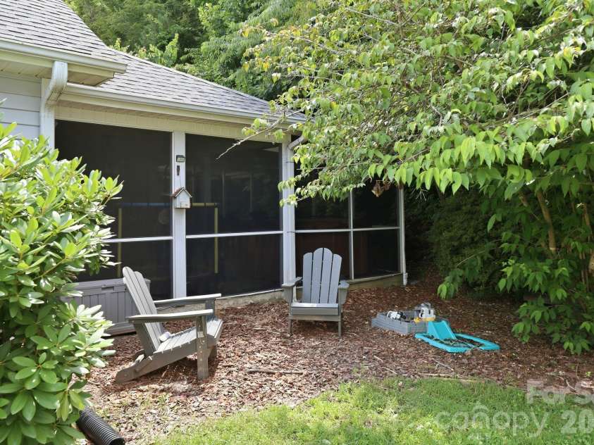 51 Sunview Circle, Arden, NC 28704.  MLS# CAR4397964, YatesRealty ID 38226. 