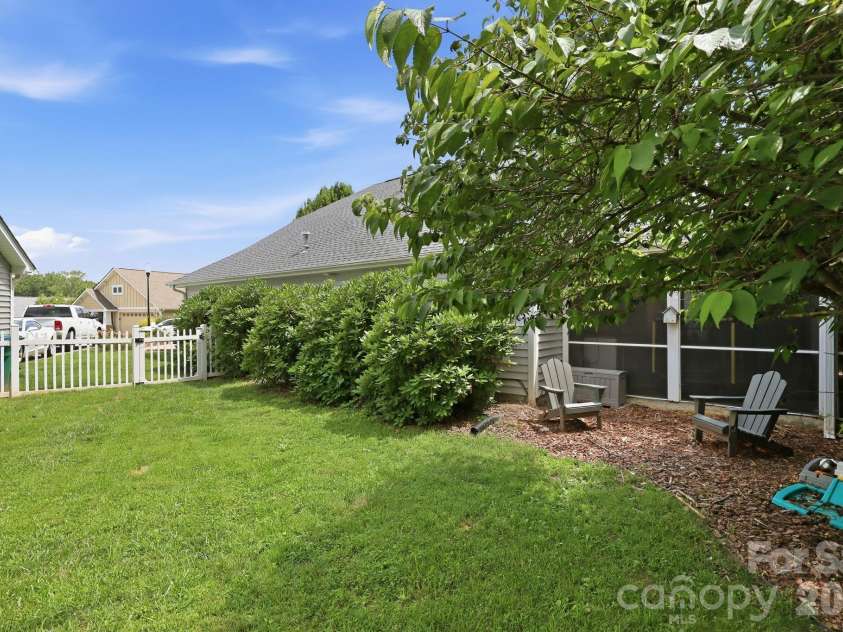 51 Sunview Circle, Arden, NC 28704.  MLS# CAR4397964, YatesRealty ID 38226. 