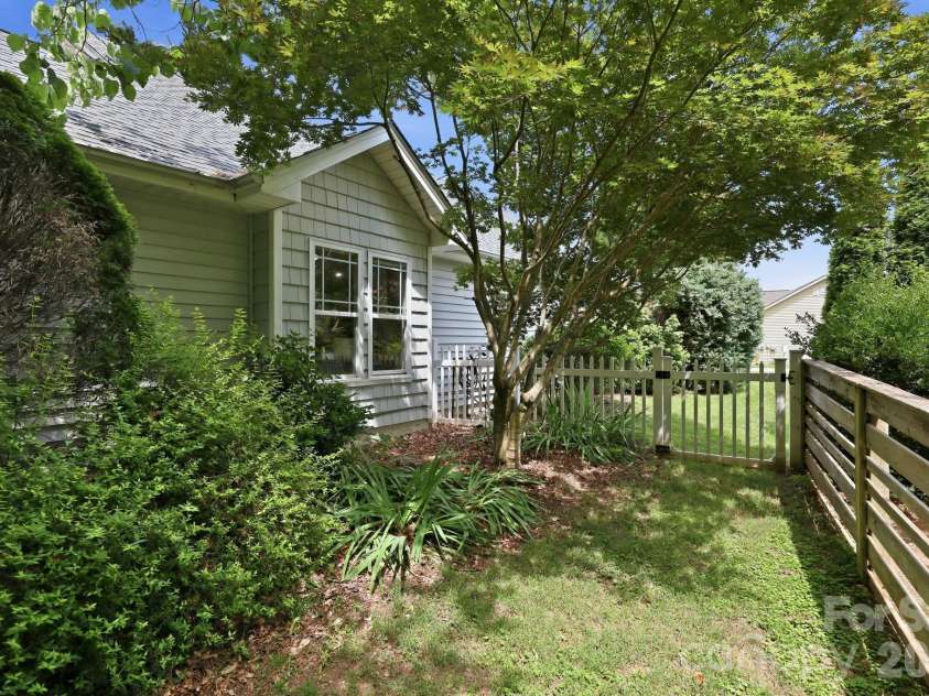 51 Sunview Circle, Arden, NC 28704.  MLS# CAR4397964, YatesRealty ID 38226. 