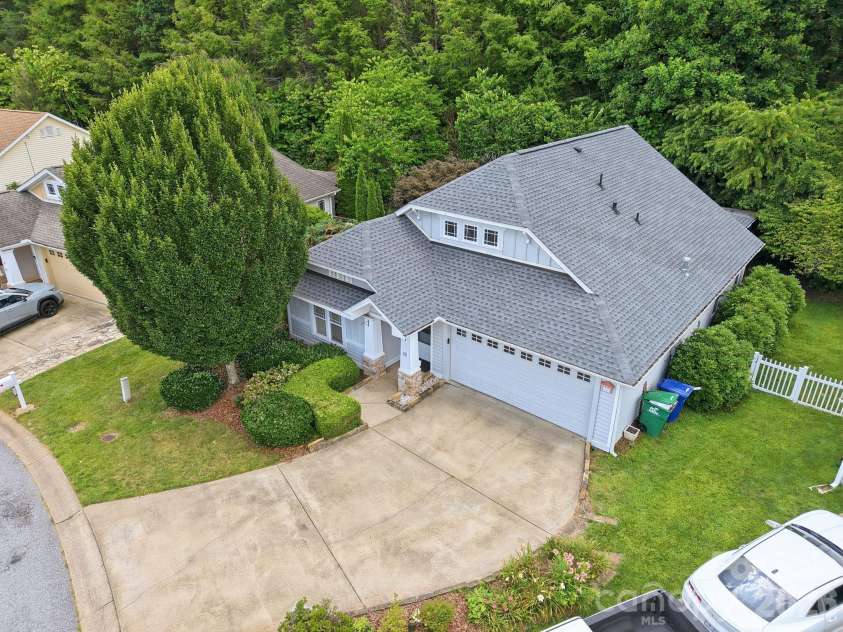 51 Sunview Circle, Arden, NC 28704.  MLS# CAR4397964, YatesRealty ID 38226. 
