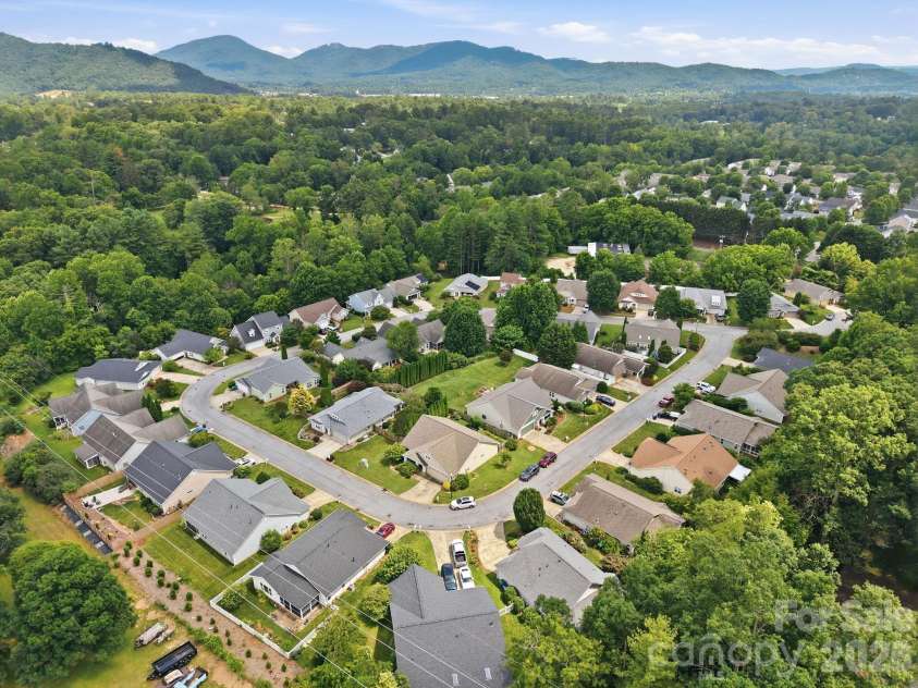 51 Sunview Circle, Arden, NC 28704.  MLS# CAR4397964, YatesRealty ID 38226. 