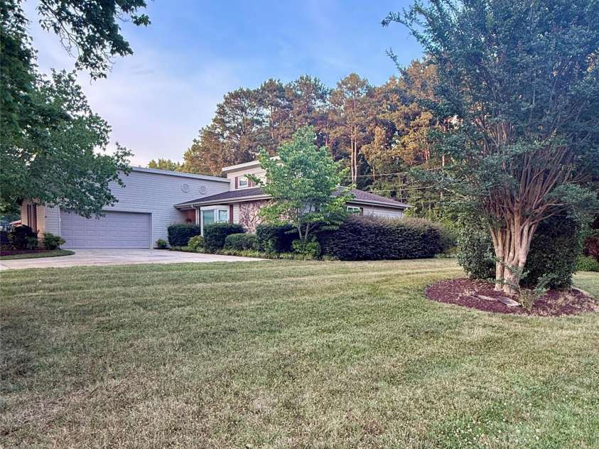1100 Jennifer Lane, Cherryville, NC 28021.  MLS# CAR4400646, YatesRealty ID 38227. Exterior Front/Side
