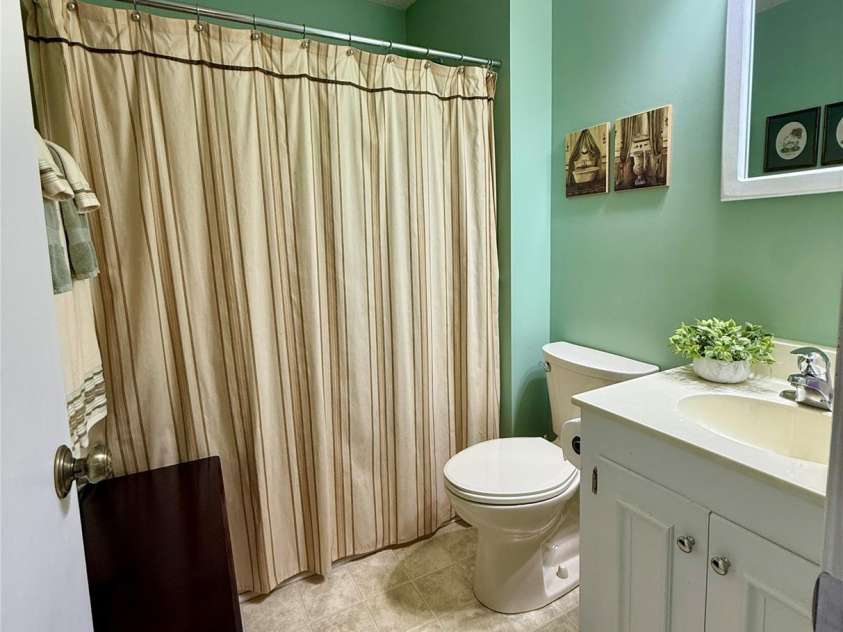 1100 Jennifer Lane, Cherryville, NC 28021.  MLS# CAR4400646, YatesRealty ID 38227. Hall Bath
