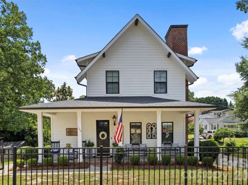 129 Bryant Street, Belmont, NC 28012.  MLS# CAR4398951, YatesRealty ID 38228. 