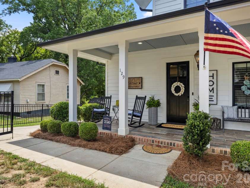 129 Bryant Street, Belmont, NC 28012.  MLS# CAR4398951, YatesRealty ID 38228. 