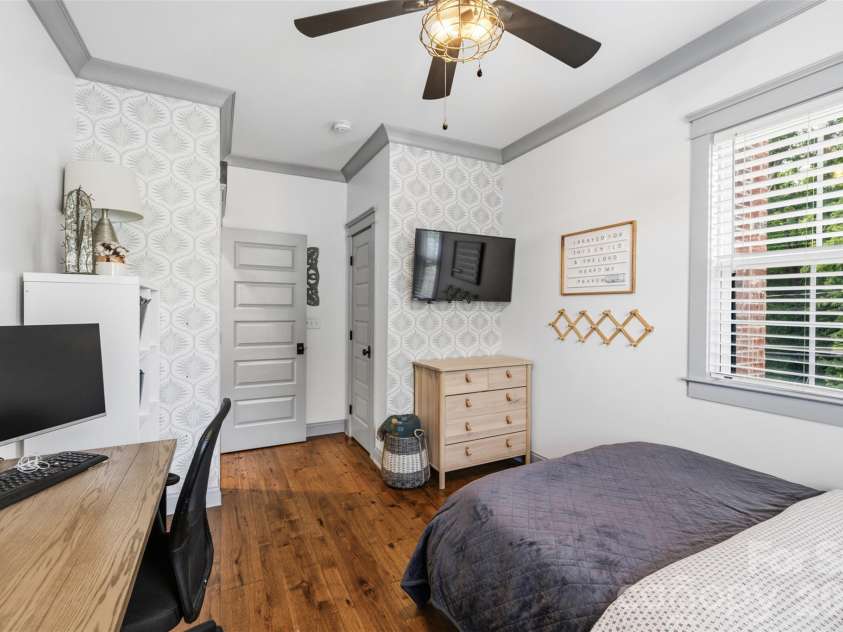 129 Bryant Street, Belmont, NC 28012.  MLS# CAR4398951, YatesRealty ID 38228. 
