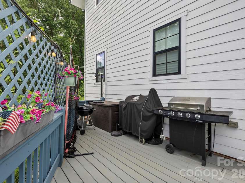 129 Bryant Street, Belmont, NC 28012.  MLS# CAR4398951, YatesRealty ID 38228. 