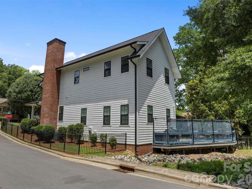 129 Bryant Street, Belmont, NC 28012.  MLS# CAR4398951, YatesRealty ID 38228. 