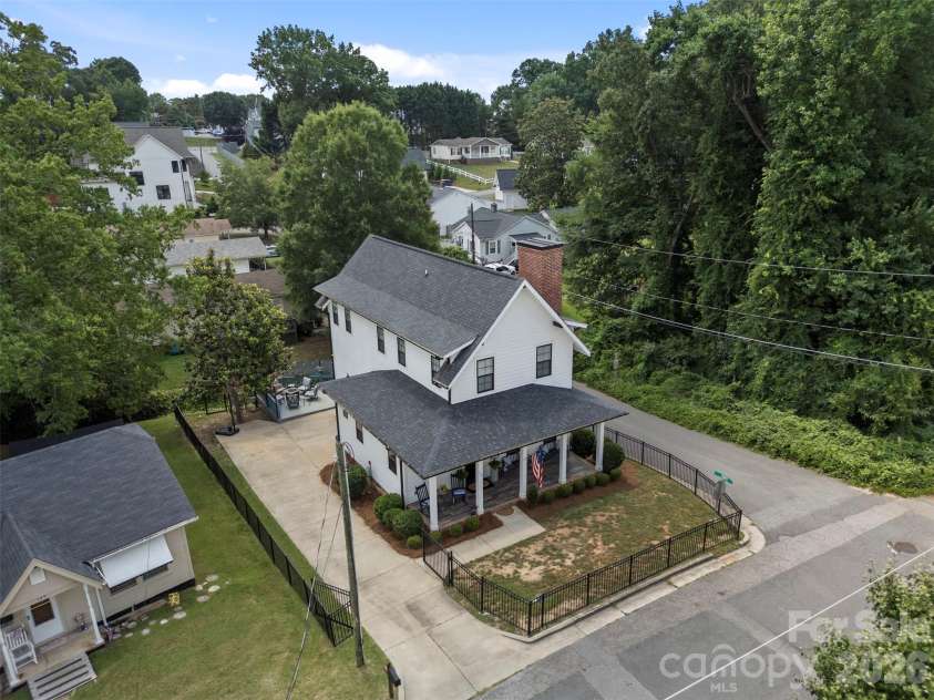 129 Bryant Street, Belmont, NC 28012.  MLS# CAR4398951, YatesRealty ID 38228. 