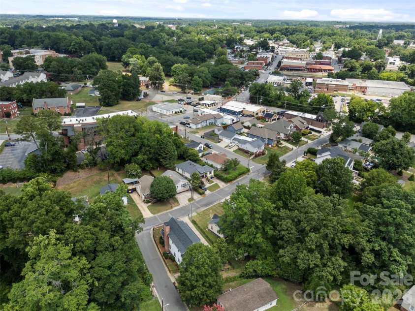 129 Bryant Street, Belmont, NC 28012.  MLS# CAR4398951, YatesRealty ID 38228. 