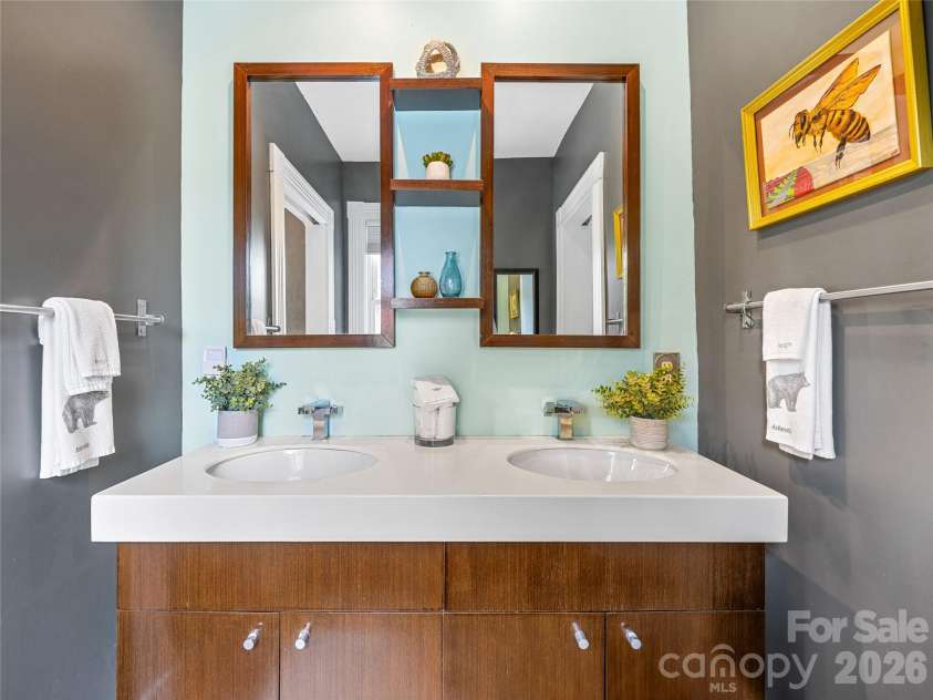 138 French Broad Avenue, Asheville, NC 28801.  MLS# CAR4301394, YatesRealty ID 3823. 3rd bathroom