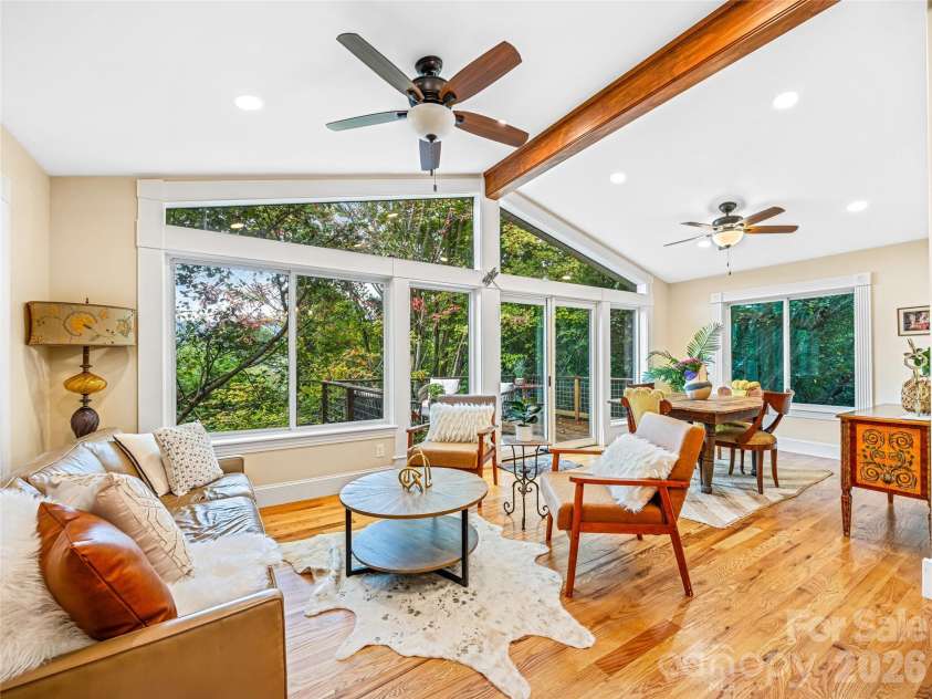 138 French Broad Avenue, Asheville, NC 28801.  MLS# CAR4301394, YatesRealty ID 3823. 