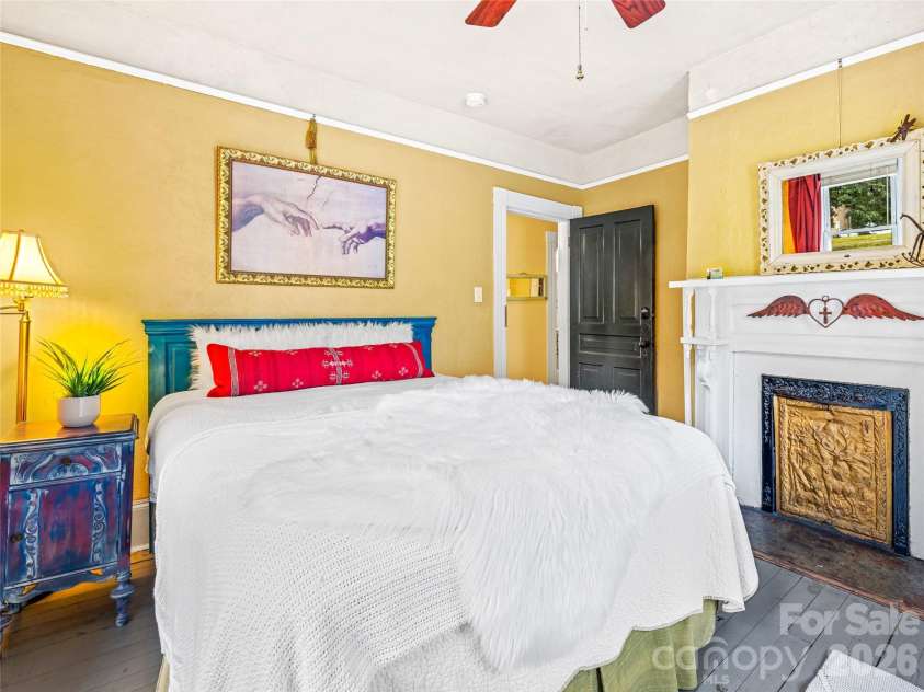 138 French Broad Avenue, Asheville, NC 28801.  MLS# CAR4301394, YatesRealty ID 3823. 