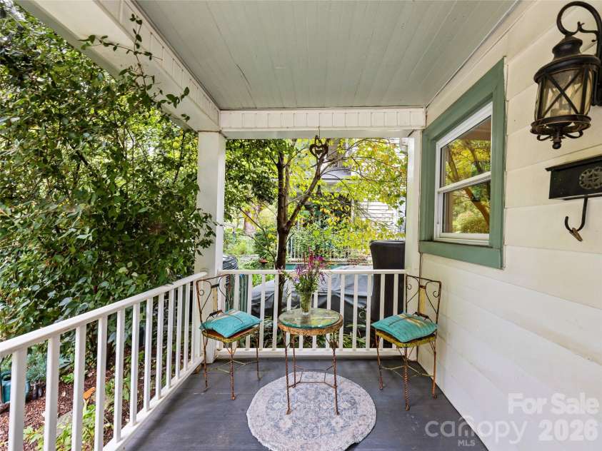 138 French Broad Avenue, Asheville, NC 28801.  MLS# CAR4301394, YatesRealty ID 3823. 