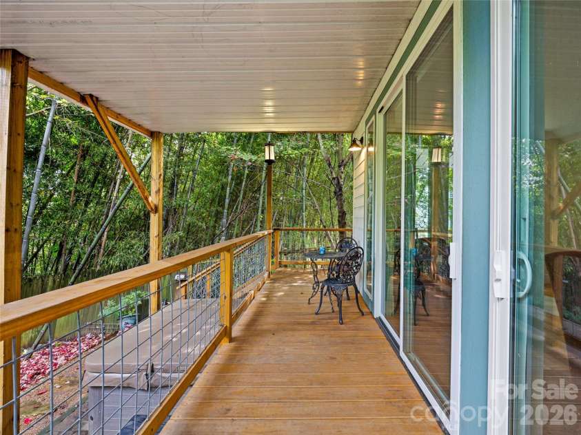 138 French Broad Avenue, Asheville, NC 28801.  MLS# CAR4301394, YatesRealty ID 3823. 